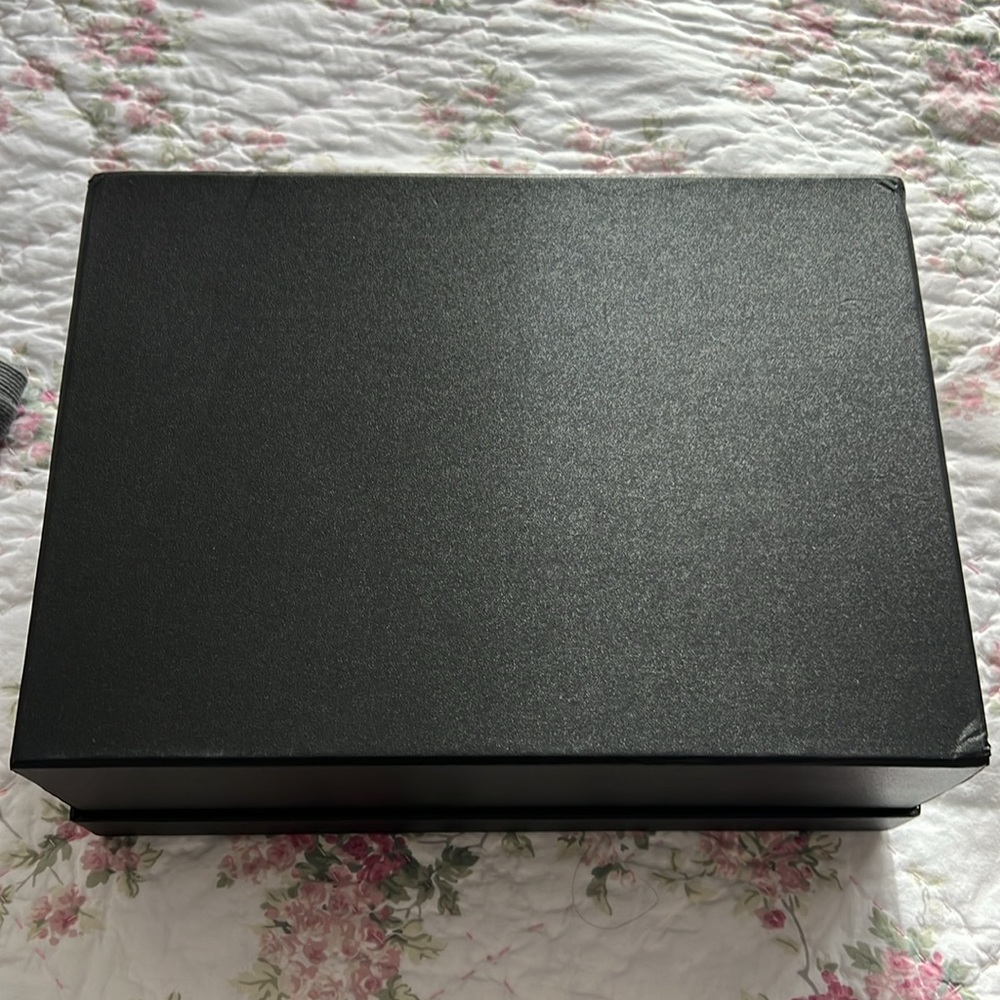 Chanel Box - Picture 3 of 3
